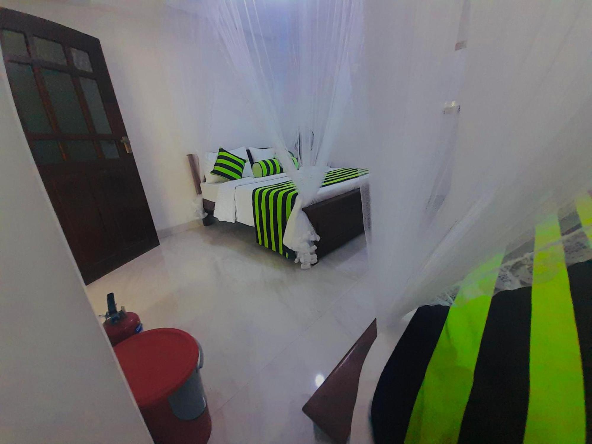 Ella South Star Hotel Room photo
